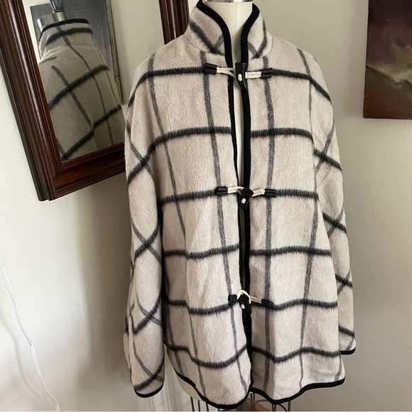 NWT Pearl by Lela Rose Checkered Plaid Wool Cape Poncho with Pockets Size Large - Picture 4 of 11